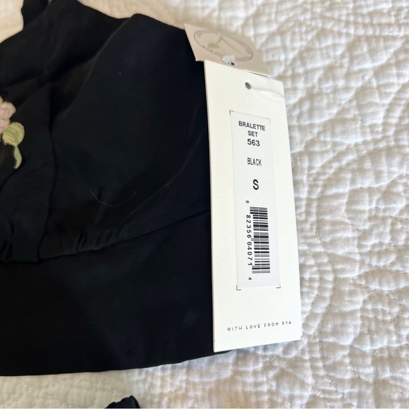 RYA MAGNOLIA BRALETTE SET Black Floral Embroidered Size Small S NWT - Picture 7 of 9